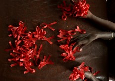 As tide turns, AIDS claimed 1 million lives in 2016: UN