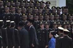 Walk this way: Indonesia traffic jam forces president out of car