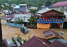 At least 42 dead in floods in Papua: Official