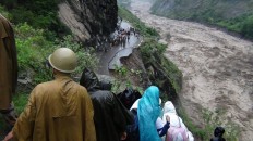 Landslips , cloudbursts kill 28 in Uttarakhand