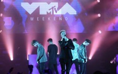  MTV brings activism to glitzy awards