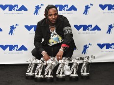 Kendrick Lamar dominates a politically tinged MTV awards