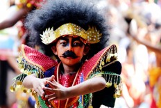 Cultural parade returns to Garut
