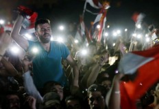 'I've lost it!' Tearful Syrian commentator goes viral 