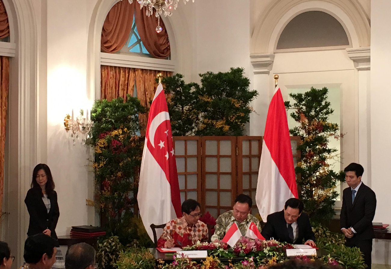 Indonesia And Singapore Sign Five Agreements - Business - The Jakarta Post