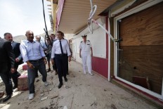  Macron, Johnson visit hurricane-hit Caribbean 