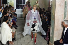 Burberry sees in technicolor for London Fashion Week
