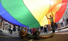  Serbia's gay Prime Minister joins Belgrade Pride march 