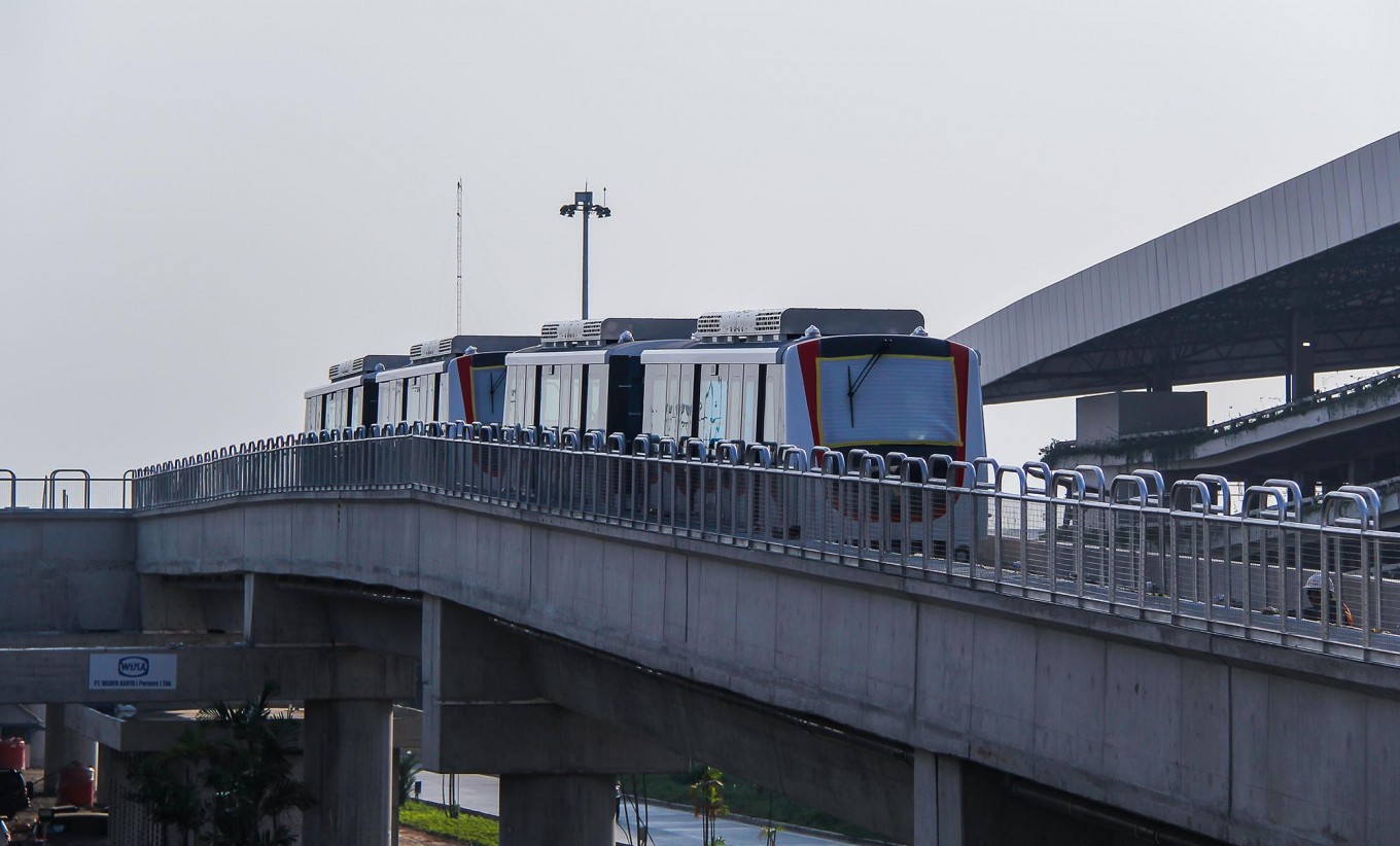 Airport skytrain to be operated by crew for first six months