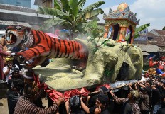 Muslims celebrate Islamic New Year to promote tolerance