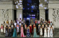 Ferragamo show gives the finger in Milan 