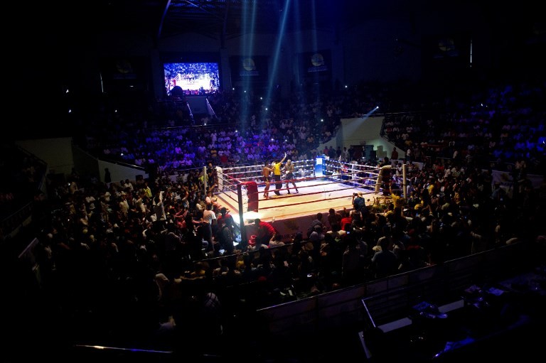 Boxer knocks out rival in 11 seconds