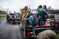 Jokowi to visit Mount Agung evacuees in Klungkung
