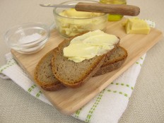 Three signs of spoilage in margarine