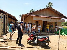   Dozens of suspected Chinese illegal workers arrested in West Kalimantan