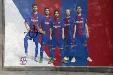 Pique to carry on for Spain despite stance on Catalonia