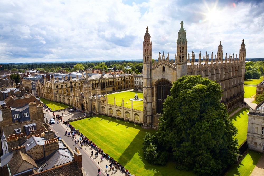 Women-only Cambridge college to accept transgender students