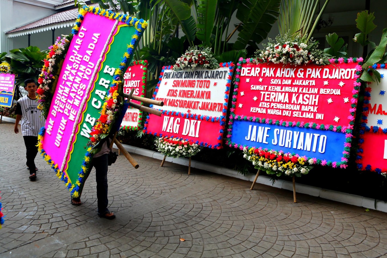 More flower boards for Ahok, Djarot delivered to City Hall - City - The ...