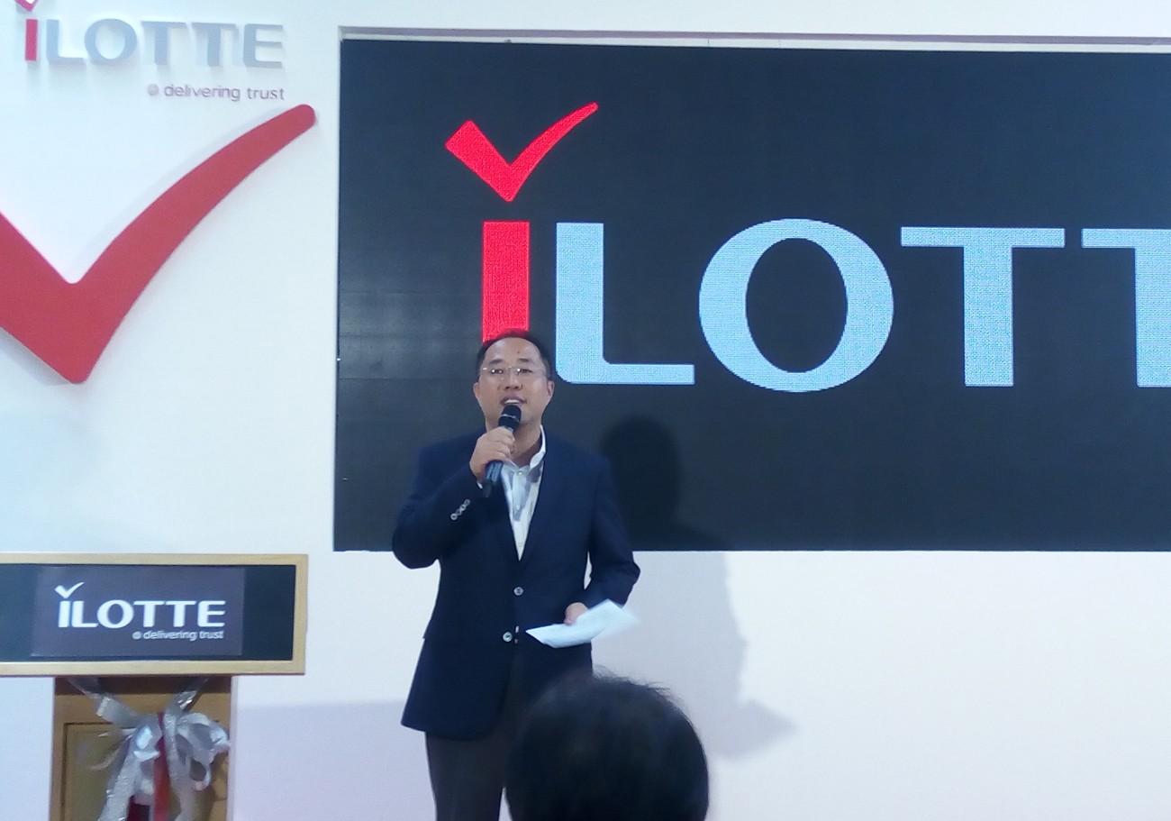 PT Indo Lotte Makmur president director Lee Jae-Kwan speaks at the launch of iLotte, an e-commerce joint venture, owned by diversified conglomerates Salim Group and Lotte Group in Jakarta on Oct. 10.