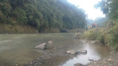 Teenagers missing in Cianten river