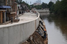 Anies told to fulfill pledges, stop river dredging