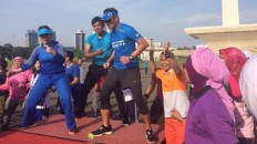 Sandiaga jogs from home to work