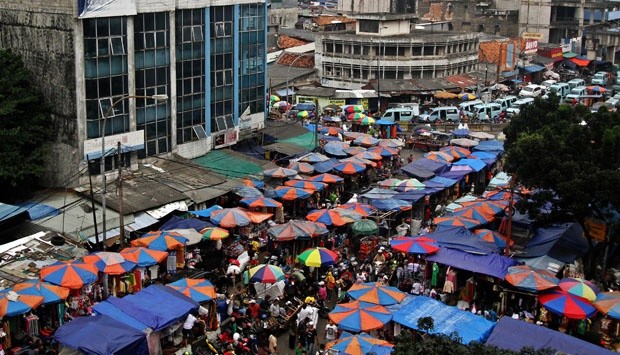 City investigates renting of Tanah  Abang  sidewalks City 