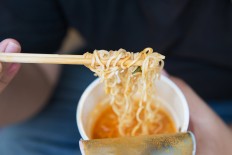 Foreign visitors to Japanese noodle bars are often startled to hear the locals -- normally so polite and restrained -- noisily slurping down their noodles with lip-smacking gusto.