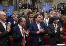 Catalan parliament votes to split from Spain