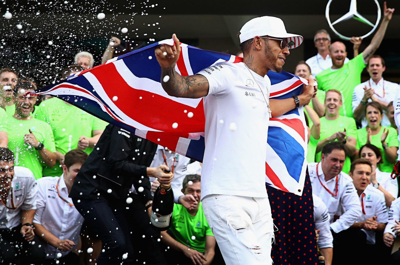 Hamilton claims 4th world title, Verstappen wins in Mexico