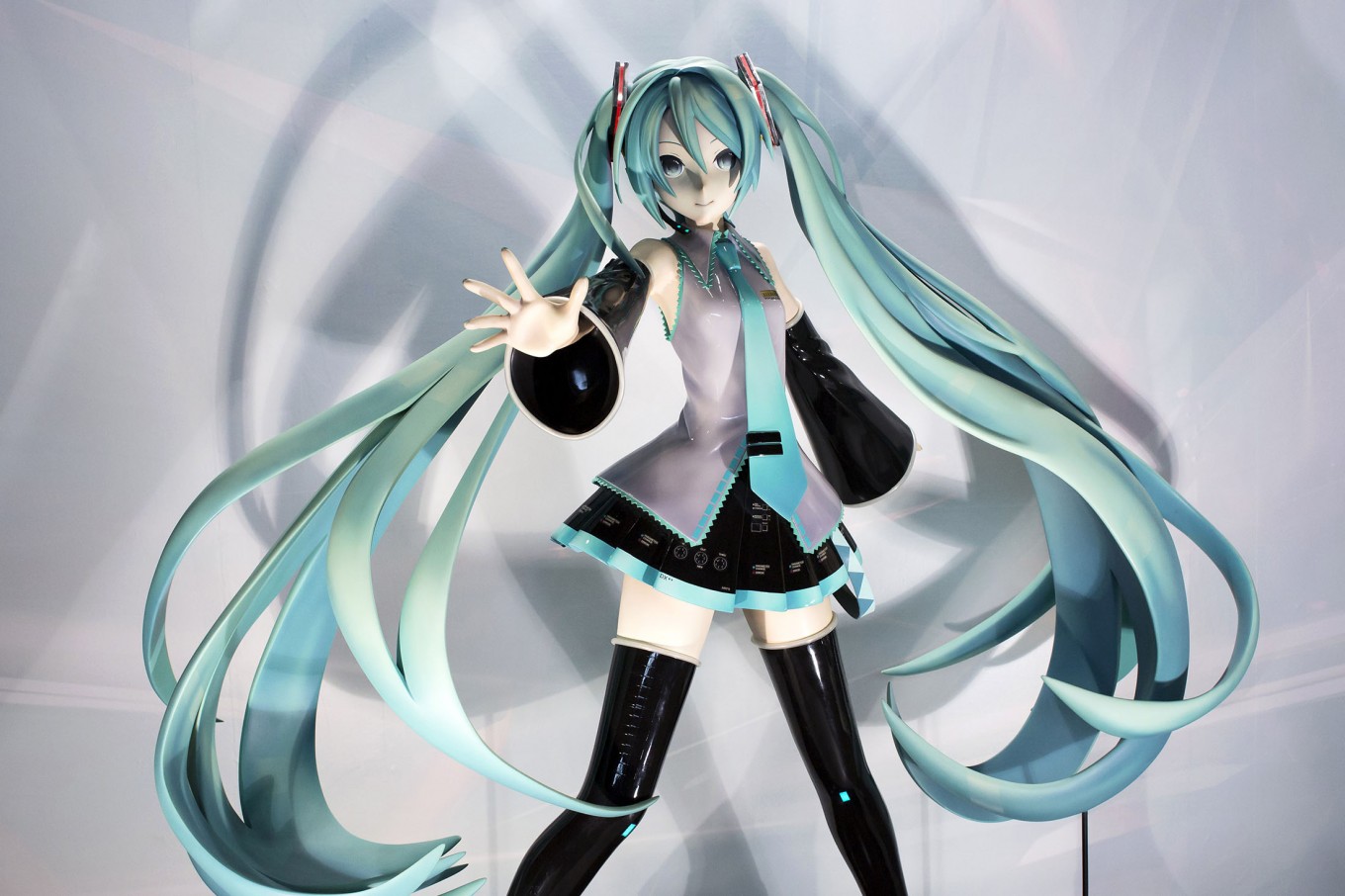 Hatsune Miku affirms global star status with second Europe tour
