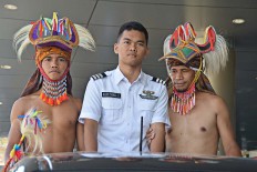 Resto Thomas celebrated as first pilot from West Manggarai, North Toraja