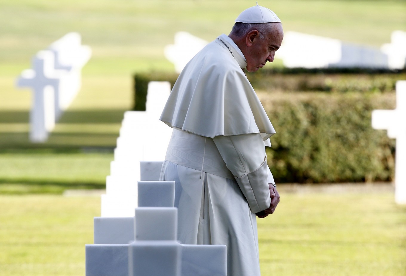Pope to meet Rohingya refugees in Bangladesh