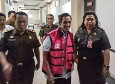 Takalar regent detained for alleged corruption