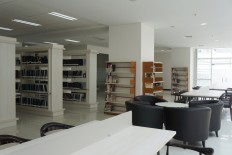 The Elderly and Disabled People Service room on the seventh floor of the National Library of Indonesia has a collection of books about health and books in Braille.