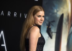 Hollywood takes break from scandal to honor Amy Adams