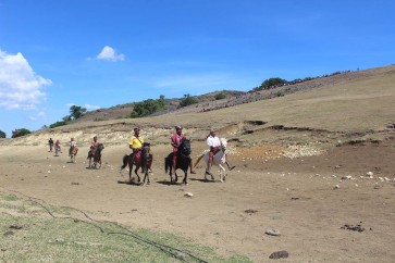 Likurai dance for victors