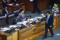 Jokowi orders Setya to obey law
