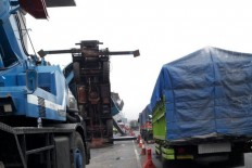 Cikampek toll road severely congested after crane collapse