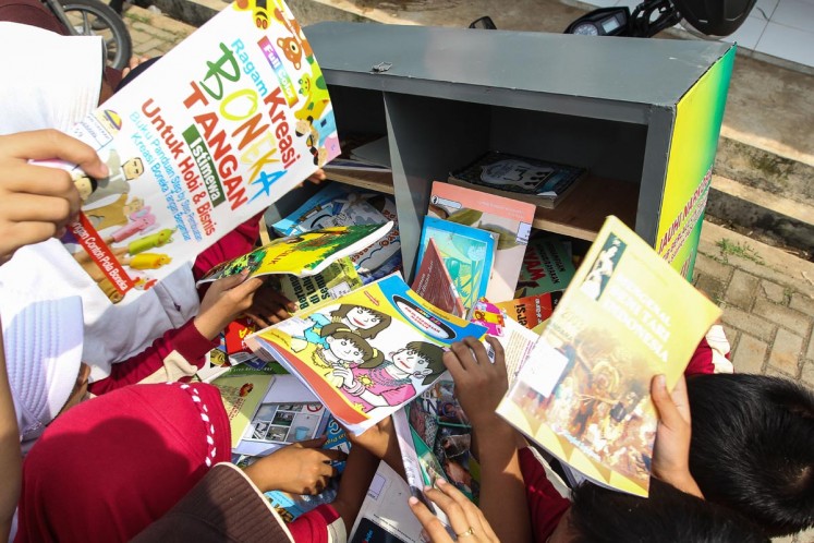 Police bookmobile for schoolchildren