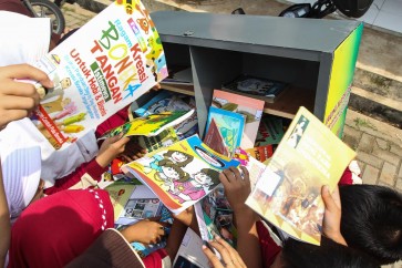 Police bookmobile for schoolchildren