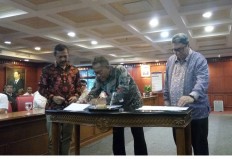 Bulog, retail associations sign MoU on food distribution
