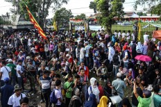  Duterte tells Muslims he will correct 'historical injustice' 