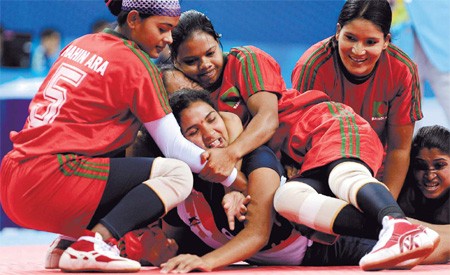 Thai coach dons headscarf to sneak into Iran women's kabaddi games