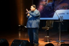 Indonesian comic Mo Sidik performs effortlessly entertaining show