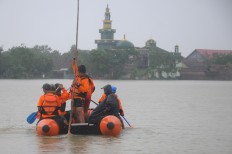 Cyclone Cempaka leaves at least 41 dead 