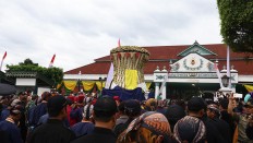 The Bromo gunungan procession returns to Yogyakarta Palace.JP/ Wienda Parwitasari