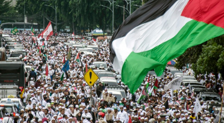 Minister, Anies join thousands in rally to support Palestine