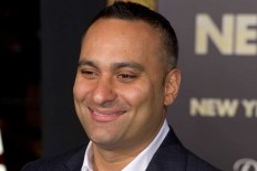 Russell Peters entertains Jakarta with edgy material