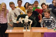 Friendly 'robocop' helps police in Hungary